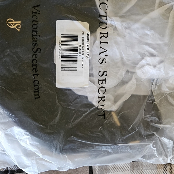 NWOT VICTORIA SECRET CRESENT BAG - Picture 8 of 8